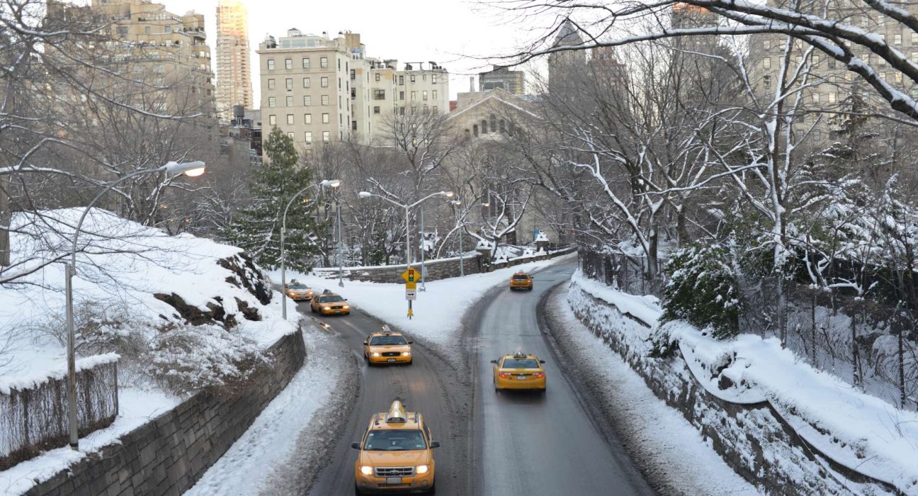 À New York, les limites de vitesse baissent : les rues de quartier se transforment, les automobilistes réagissent.