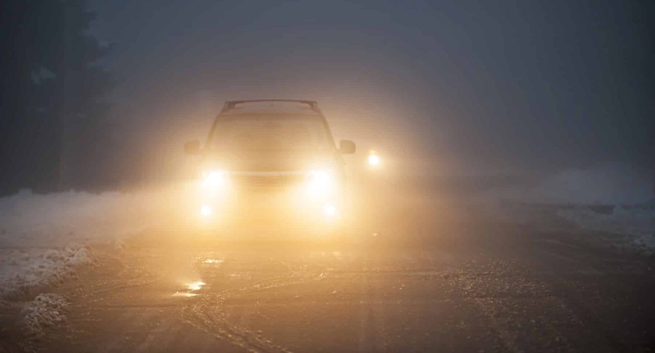 Au Maine, l’appel de phares ne signifie pas la même chose: voici la bonne conduite à tenir.