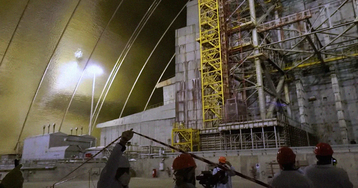 Au cœur du sarcophage nucléaire de Tchernobyl : l’audacieuse exploration d’un YouTubeur