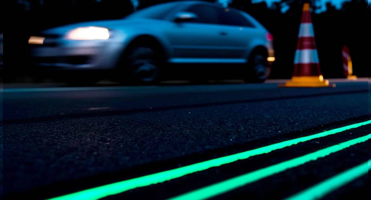 Bannies aux États-Unis, en plein essor en Europe : pourquoi les routes phosphorescentes peinent à s’imposer