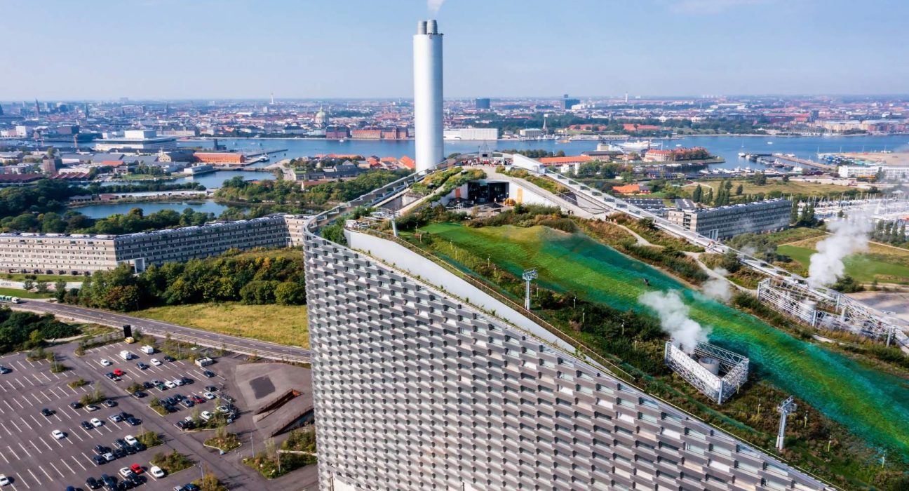 CopenHill : la centrale qui transforme les déchets en piste de ski urbaine