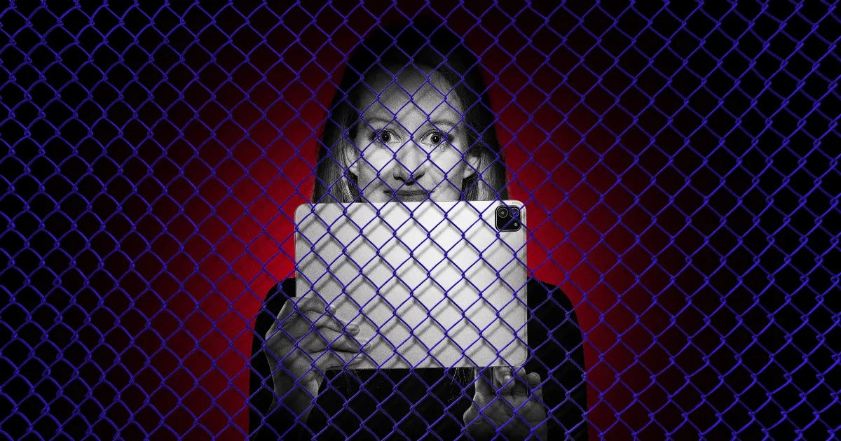 Depuis sa cellule, Elizabeth Holmes se remet à tweeter