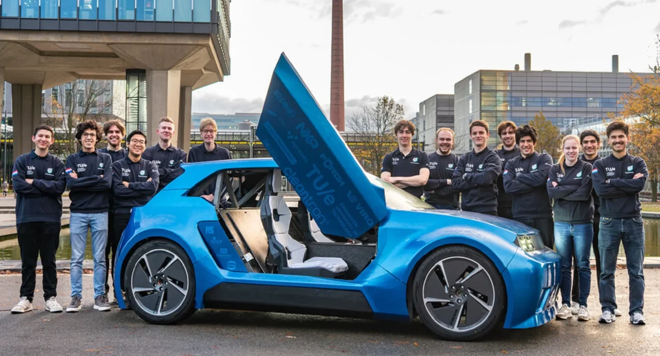 Des étudiants conçoivent une voiture électrique à batteries amovibles, réparable chez soi