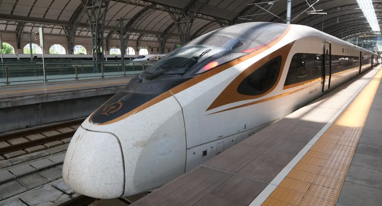 Des images virales du train à grande vitesse chinois émerveillent le monde entier: « On se croirait dans une voiture de très grand luxe »