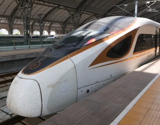 Des images virales du train à grande vitesse chinois émerveillent le monde entier: « On se croirait dans une voiture de très grand luxe »