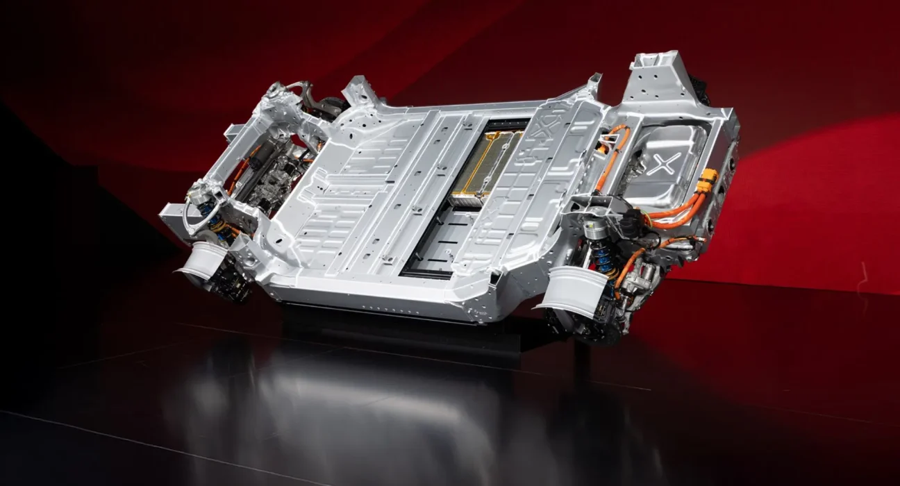 Ferrari dévoile sa première voiture électrique, avec 530 km d’autonomie