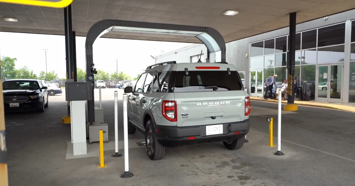 Hertz : un scanner d’IA inflige des centaines de dollars de frais pour des rayures minimes sur ses voitures de location