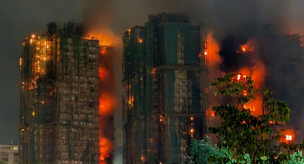 Hong Kong : un incendie révèle l’obsolescence des systèmes et des normes de rénovation