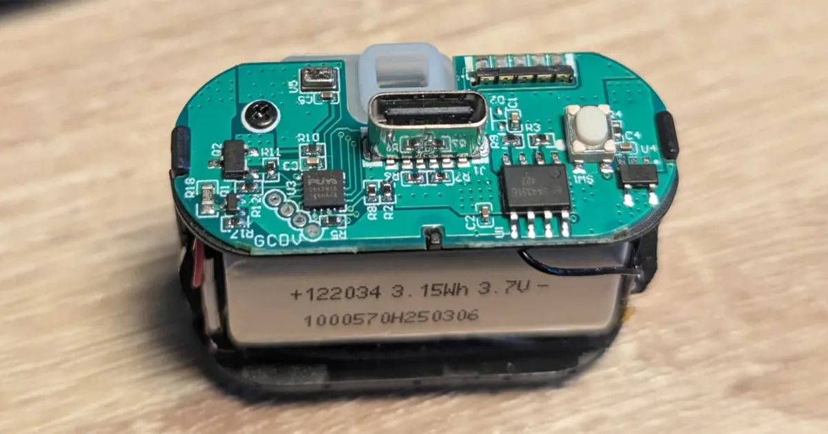 Il installe un serveur web complet sur une vape jetable et y héberge son propre site