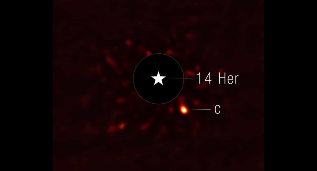 La NASA voit la planète rouge s’embraser et se désagréger à toute allure