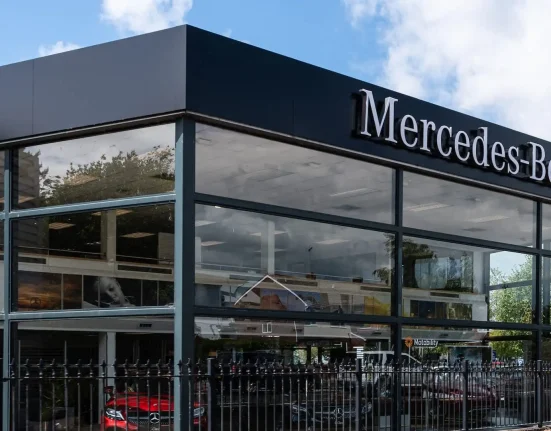 Mercedes-Benz présente une percée technologique qui pourrait lever un frein majeur aux véhicules électriques : « Cette tendance va se poursuivre »