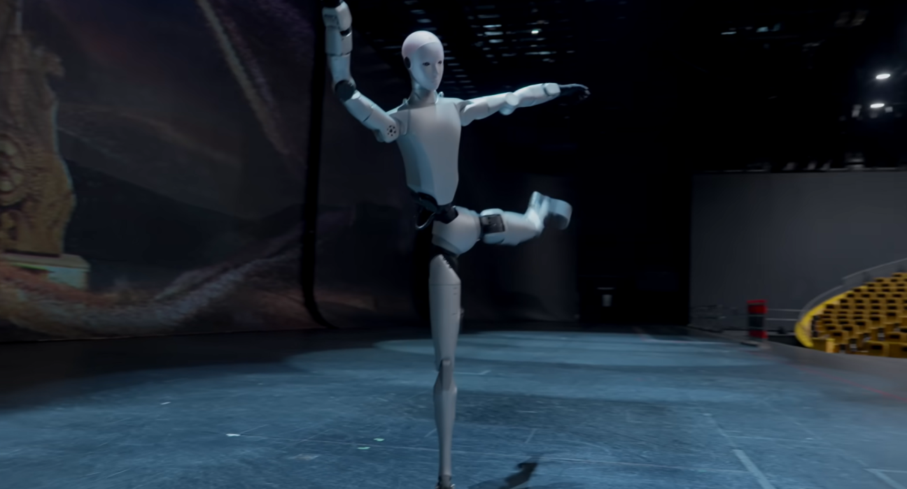 Nouveau robot humanoïde: pirouettes, poses et katas d’un réalisme troublant