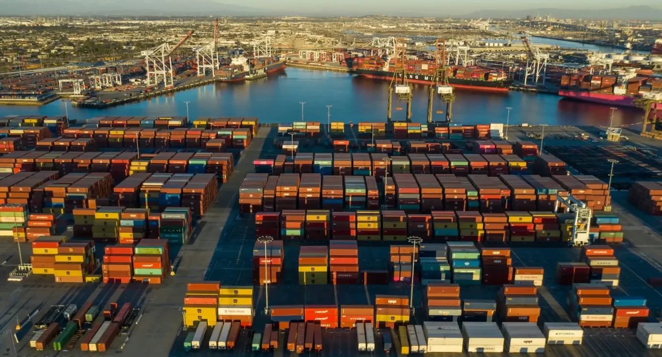Plus de 20 usines reçoivent des conteneurs dangereux: les autorités alertent — « Sans la détection américaine, nous ne l’aurions pas su »