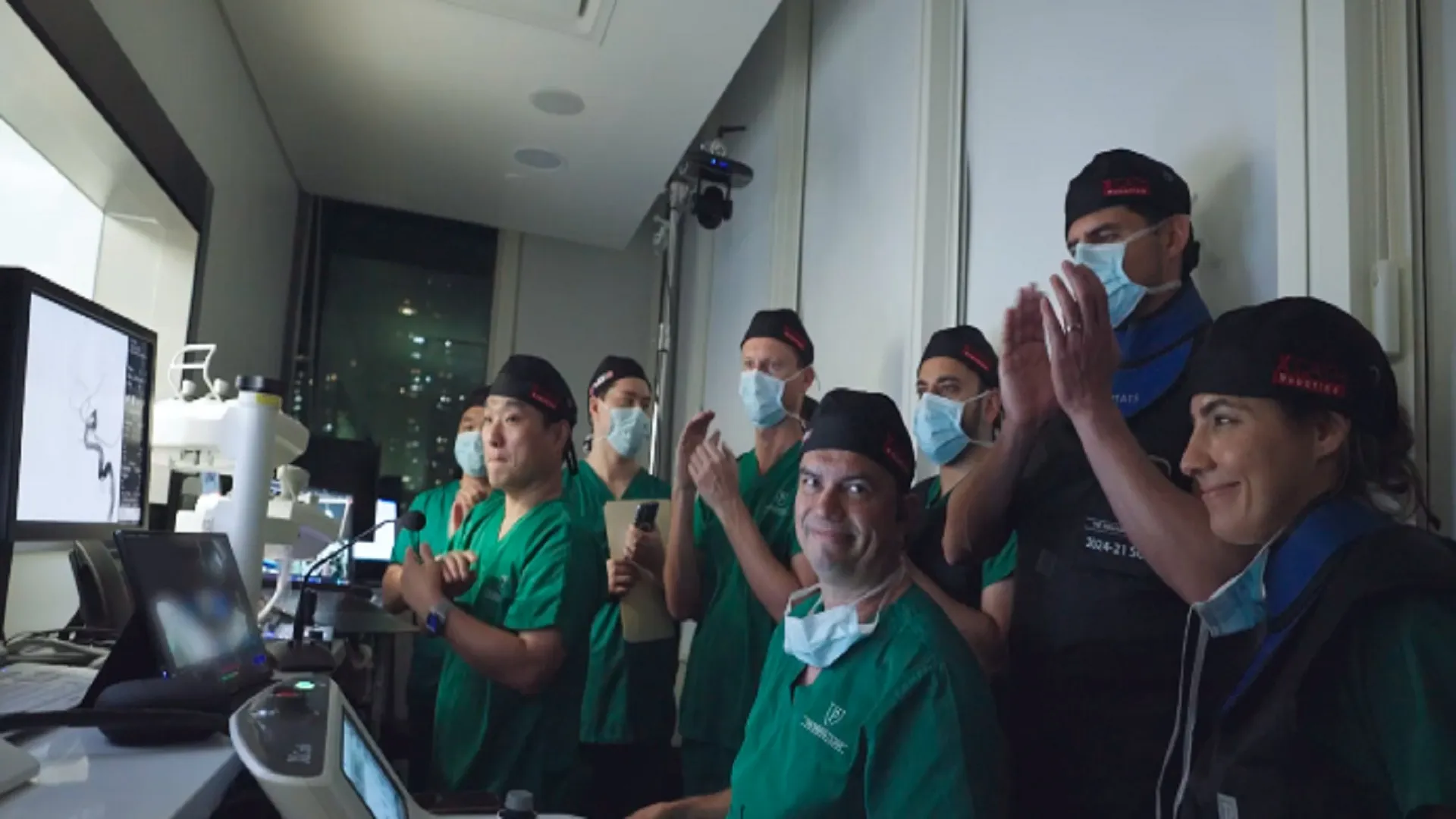 Premières interventions humaines sur des anévrismes cérébraux réalisées à l’aide d’un robot chirurgical d’une société américaine