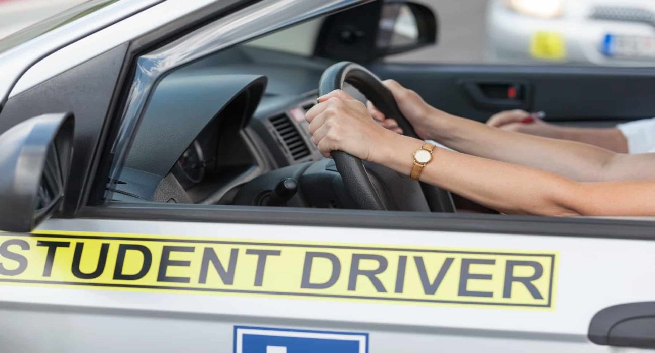 Un État durcit l’accès au permis poids lourds : des millions concernés