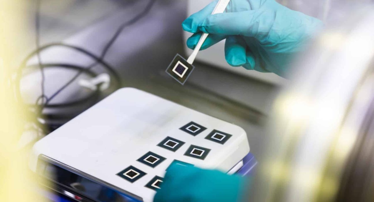 Un matériau « imprononçable » propulse les panneaux solaires: jusqu’à 200 % de puissance en plus.