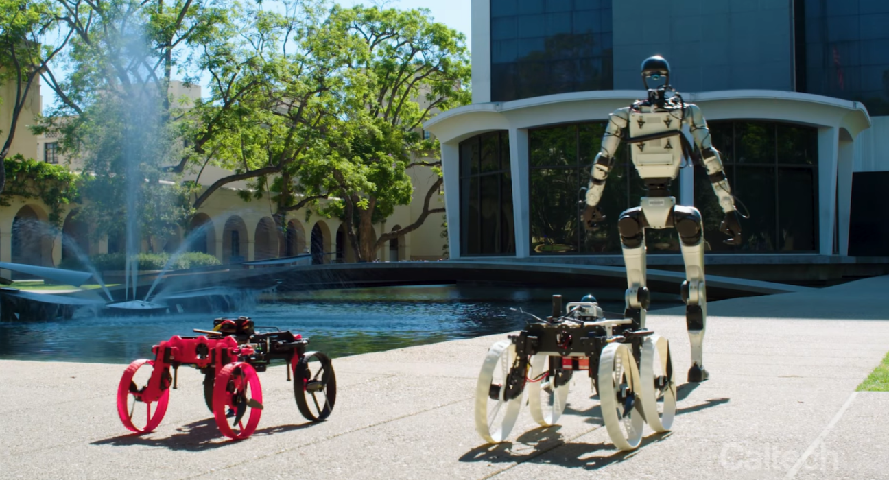Un robot humanoïde façon Transformer déploie depuis son dos un drone métamorphe — regardez-le à l’œuvre