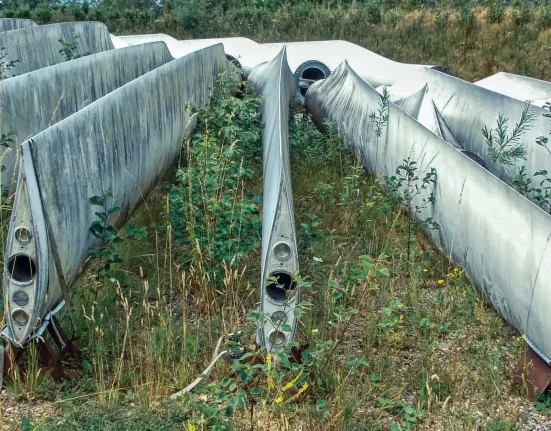 Une entreprise donne une seconde vie surprenante aux pales d’éoliennes usées — voici comment