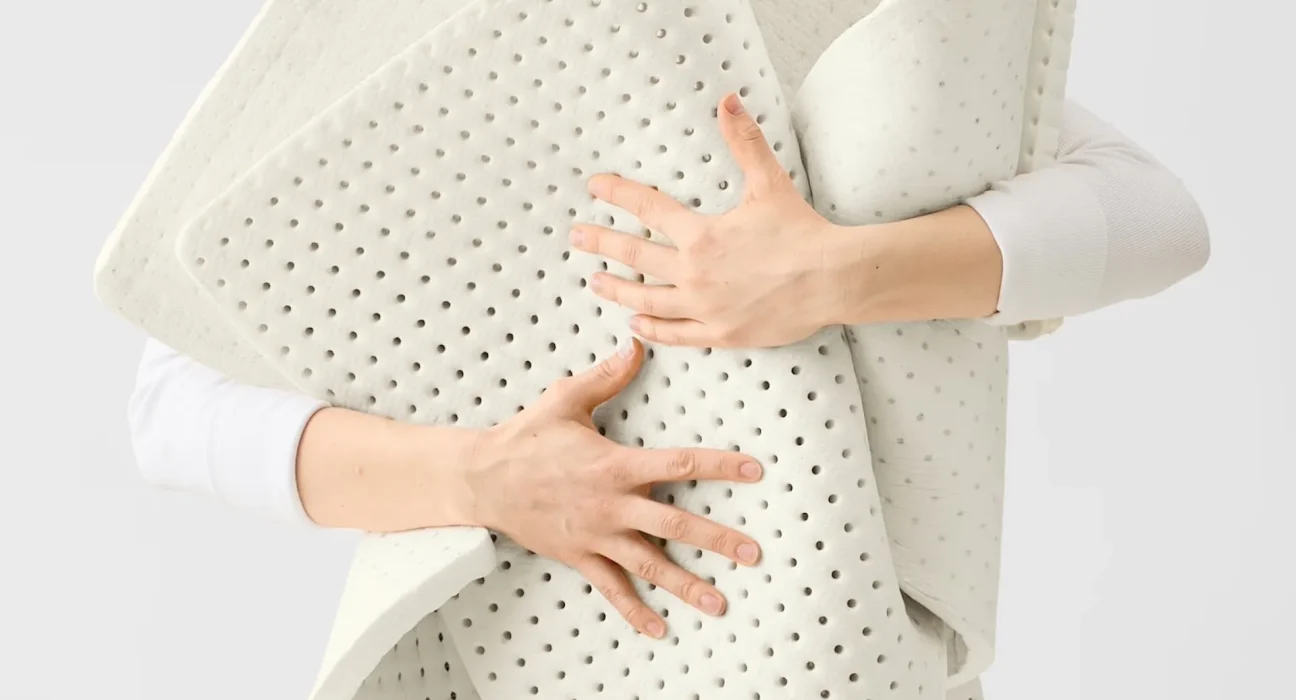 Une start-up réinvente la fabrication du mobilier avec un matériau révolutionnaire et appelle à une adoption massive