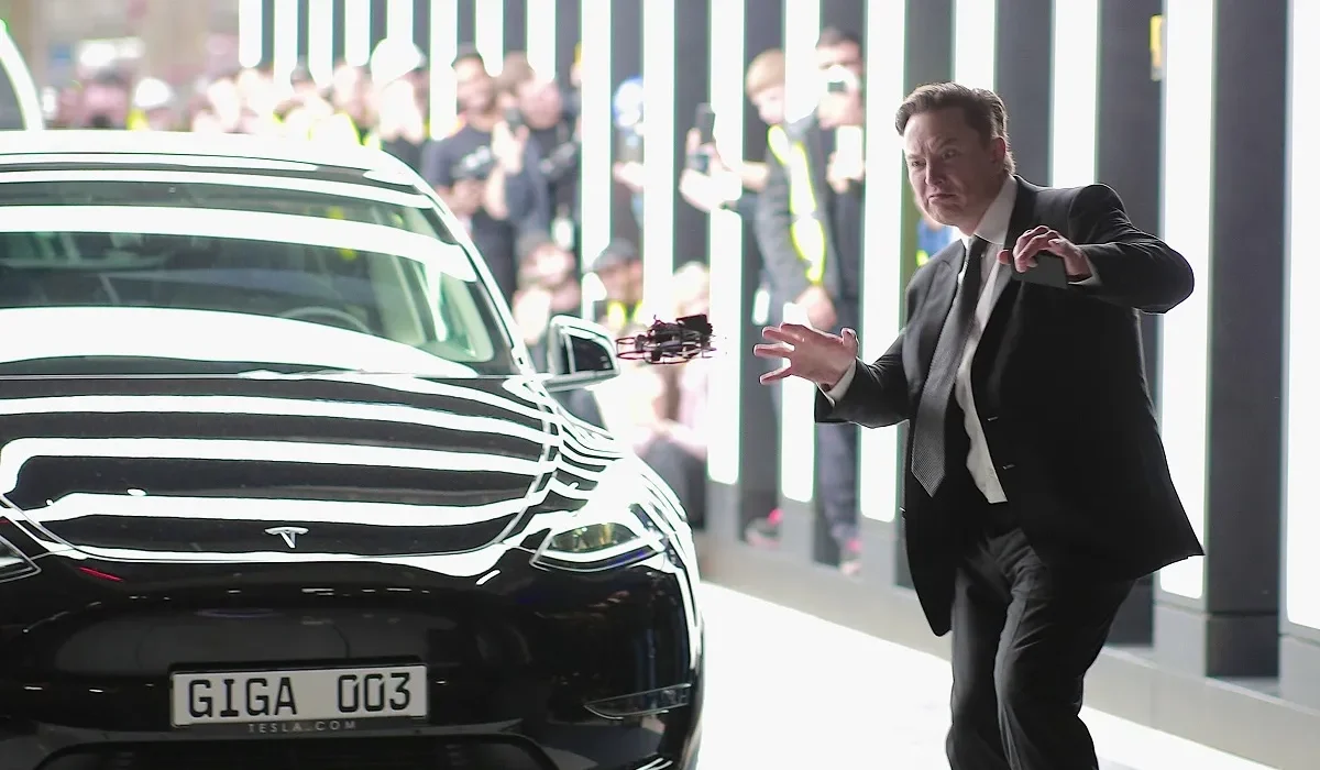 Accusations de manipulation de l'autonomie des batteries Tesla visant Elon Musk