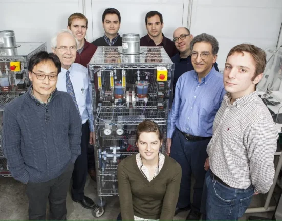 Cette batterie hydrique révolutionne notre utilisation de l'énergie solaire.