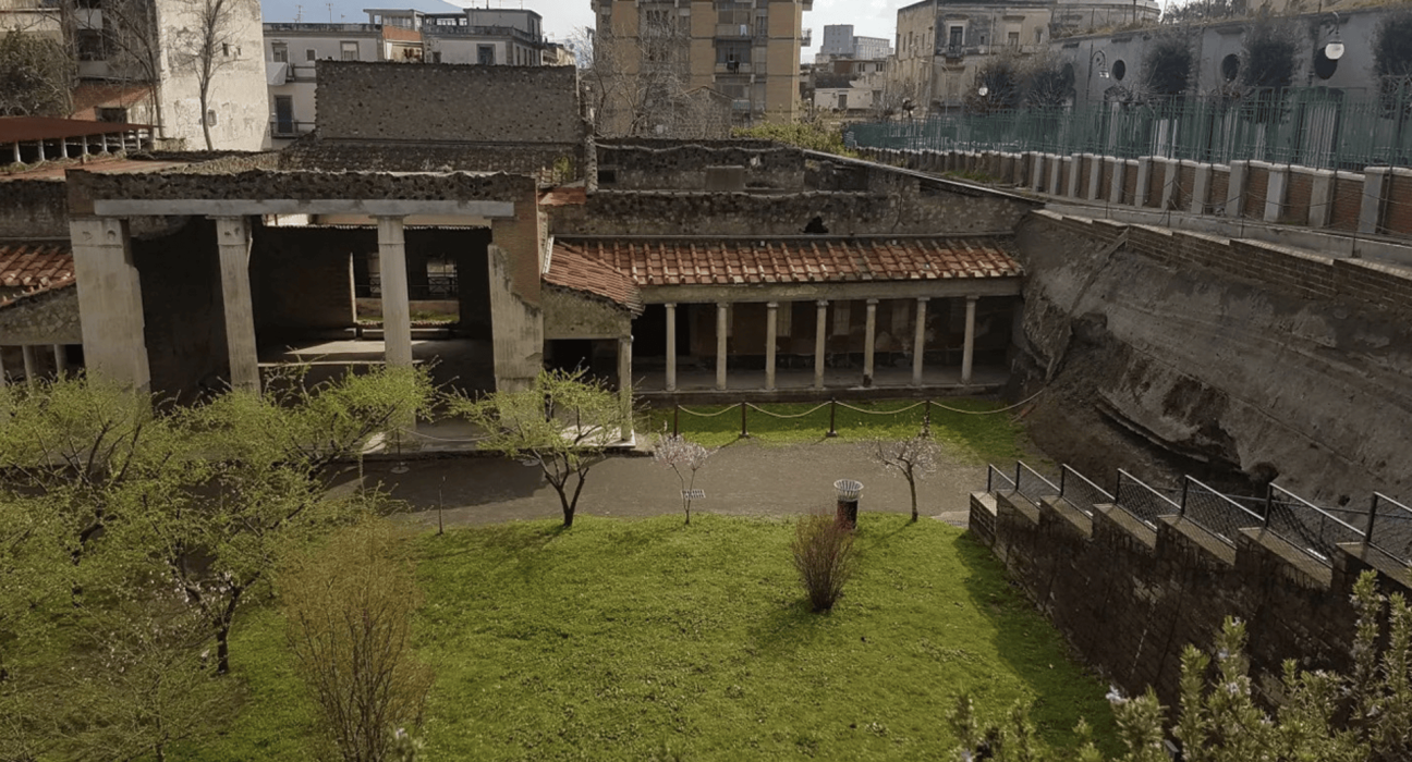 Découverte de nouvelles peintures à la villa romaine royale de Poppea par des archéologues.