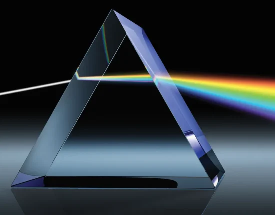 Découvrez le Premier Laser Blanc qui Va Vous Éblouir !