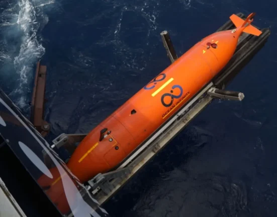 Des robots sous-marins relancent la quête du vol malaisien disparu après 11 ans