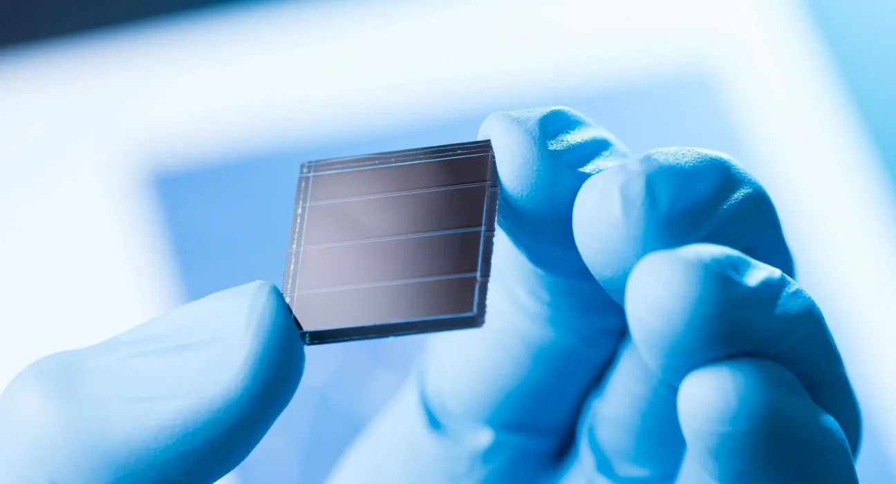Des scientifiques dévoilent une percée majeure pour optimiser l'efficacité des panneaux solaires : 'Prometteur'.