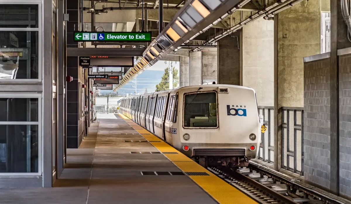 D'ici 2045, l'un des systèmes de transport public les plus fréquentés des États-Unis fonctionnera à l'énergie propre.