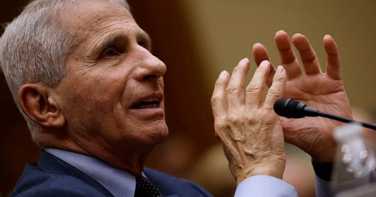 Dr. Fauci Hospitalisé en Raisons d'une Maladie Rares