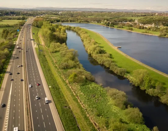 Innovation sur la route : un nouveau revêtement révolutionnaire fait ses débuts
