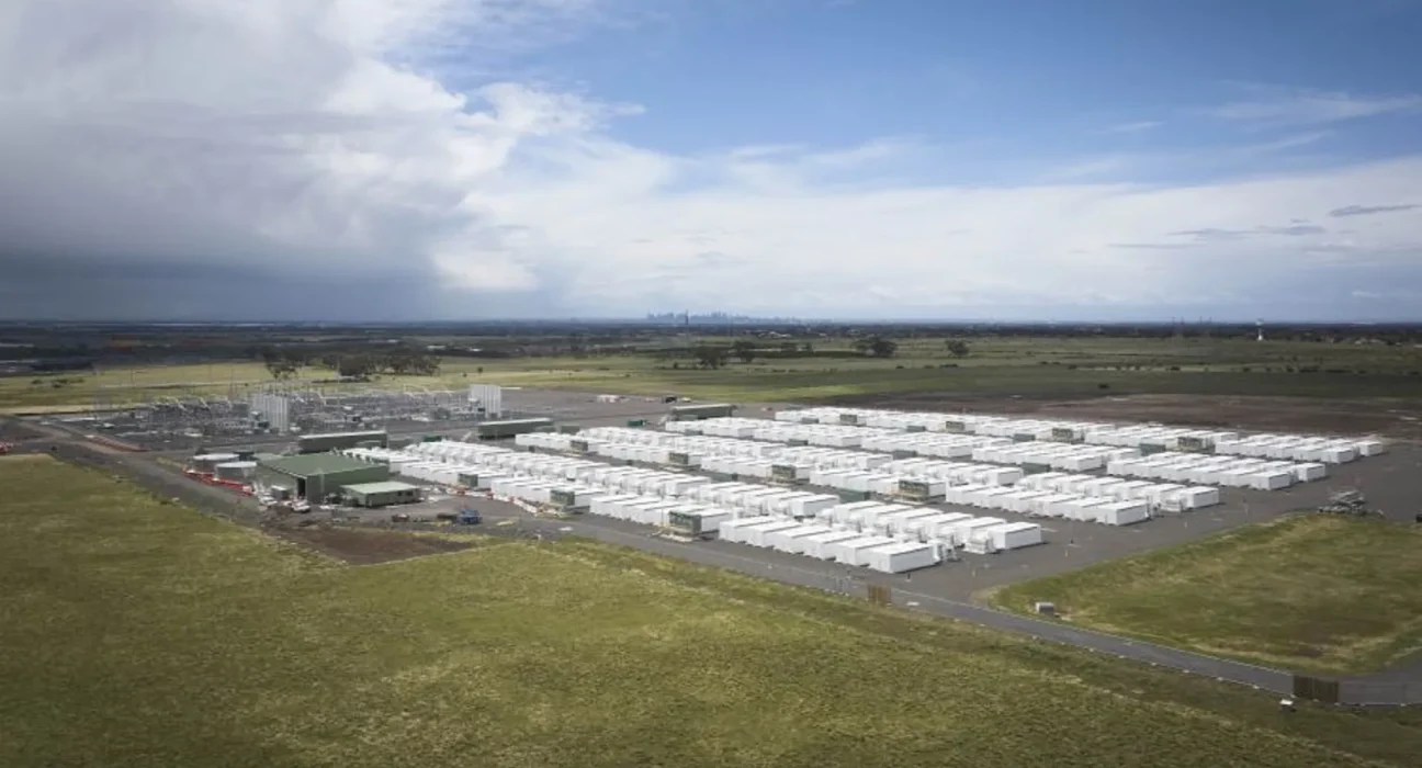 L'Australie met en service une installation de stockage d'énergie de 1,6 GWh dotée de 444 Megapacks Tesla.