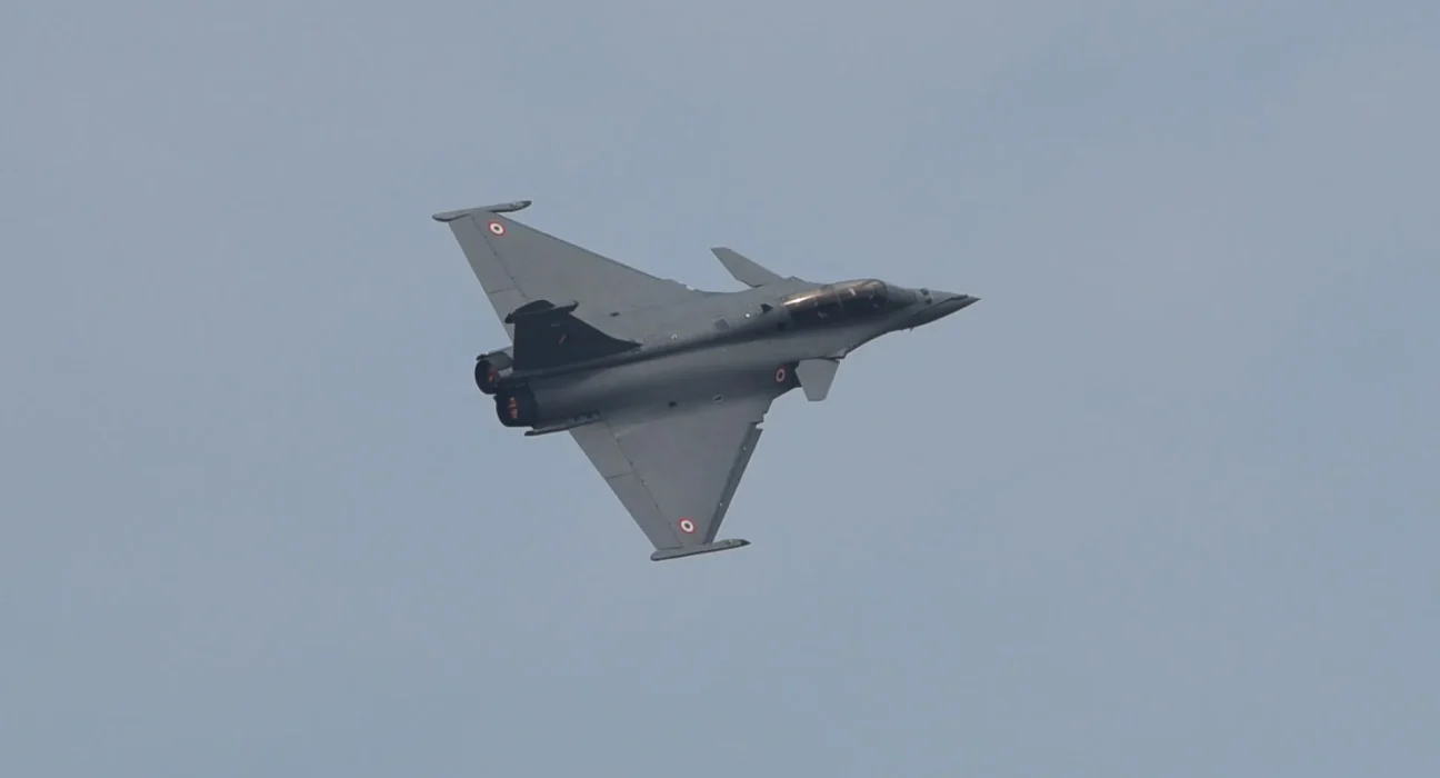 La Chine déploie ses chasseurs J-16 contre les Rafale français lors des exercices militaires.