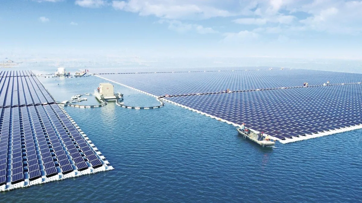 La Chine inaugure une immense ferme solaire flottante sur une ancienne mine de charbon