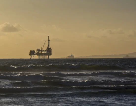 La France Interdit le Fracking et l'Extraction Pétrolière
