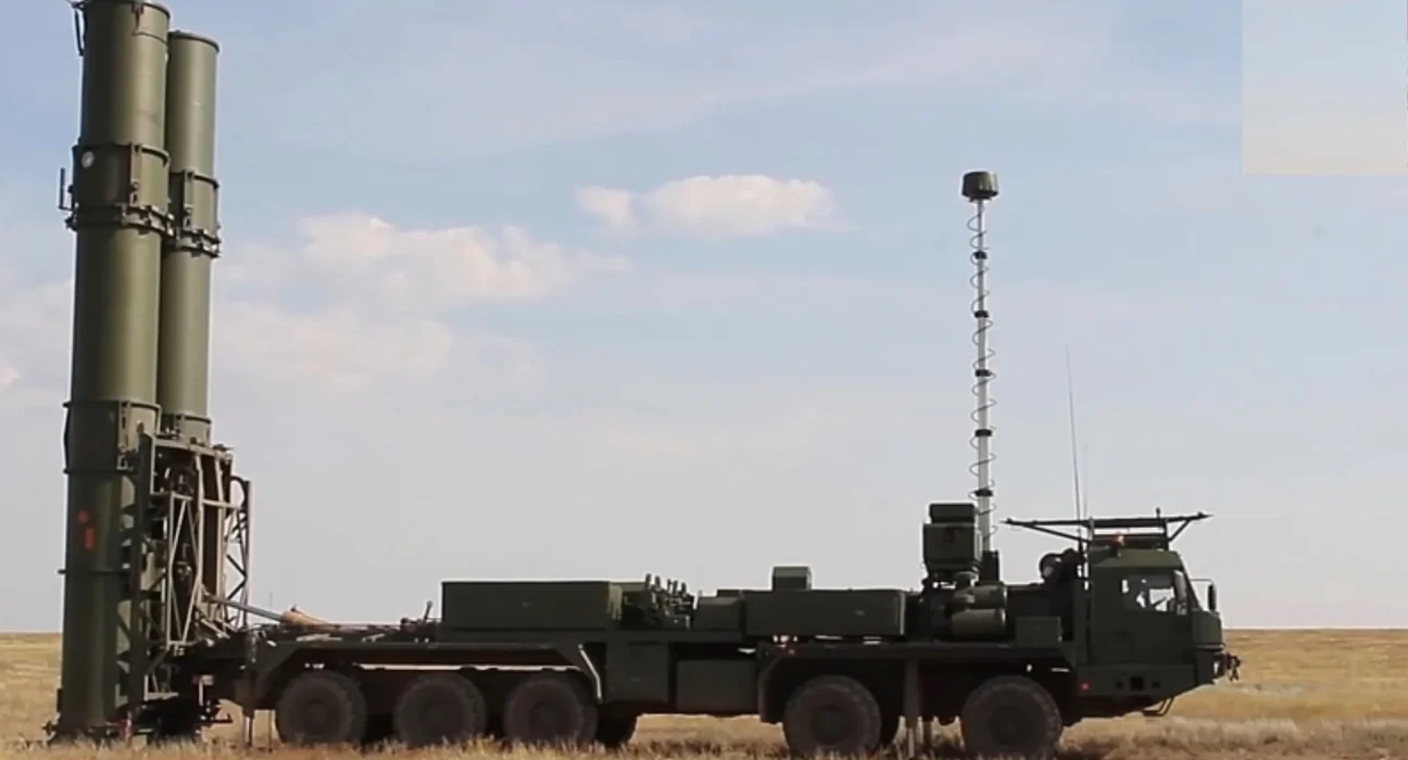 La Russie déploie son système de défense aérienne le plus avancé avec une portée de 300 miles.