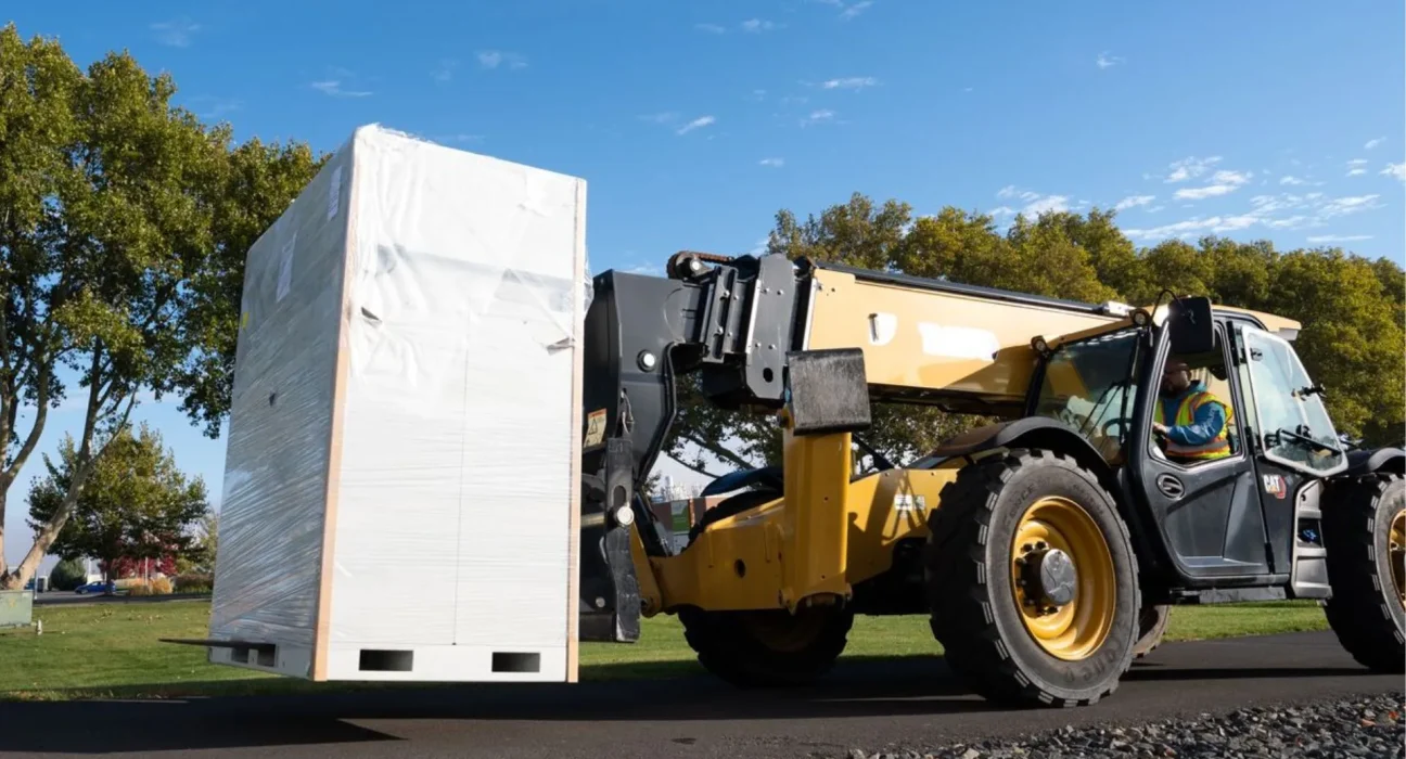 Lancement du premier test de batterie de réseau de 100 kW par le DOE américain pour une multiplication par 10 de la capacité.