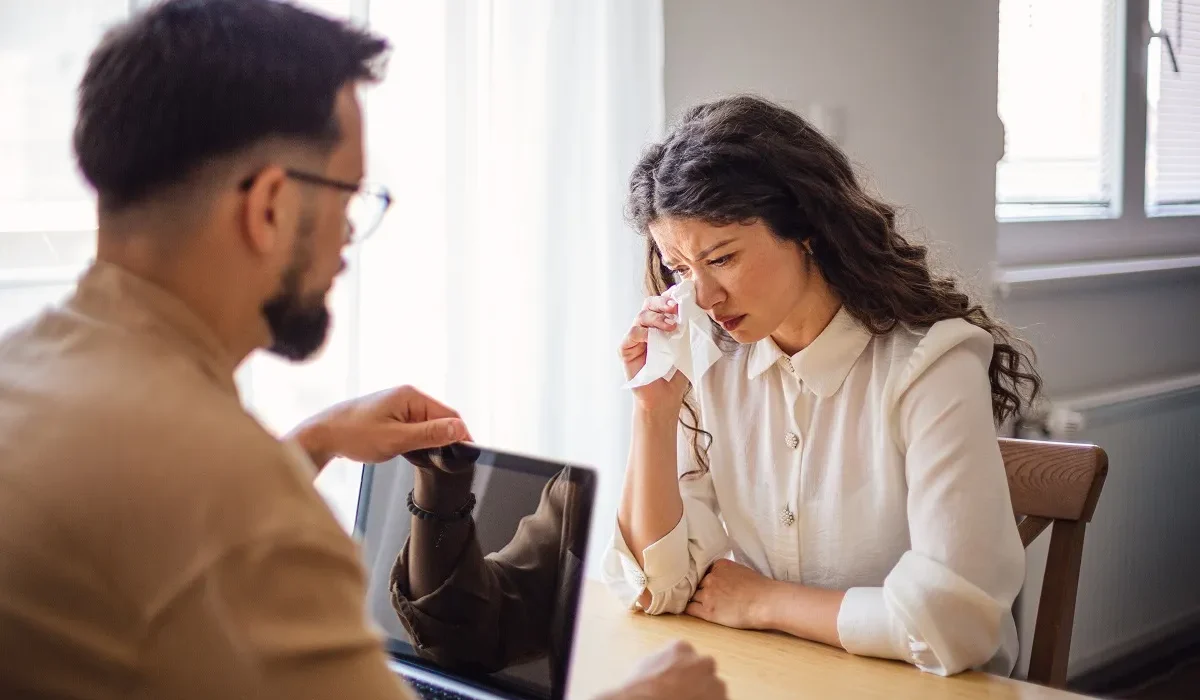 Le PDG se réjouit de remplacer les employés par l'IA.