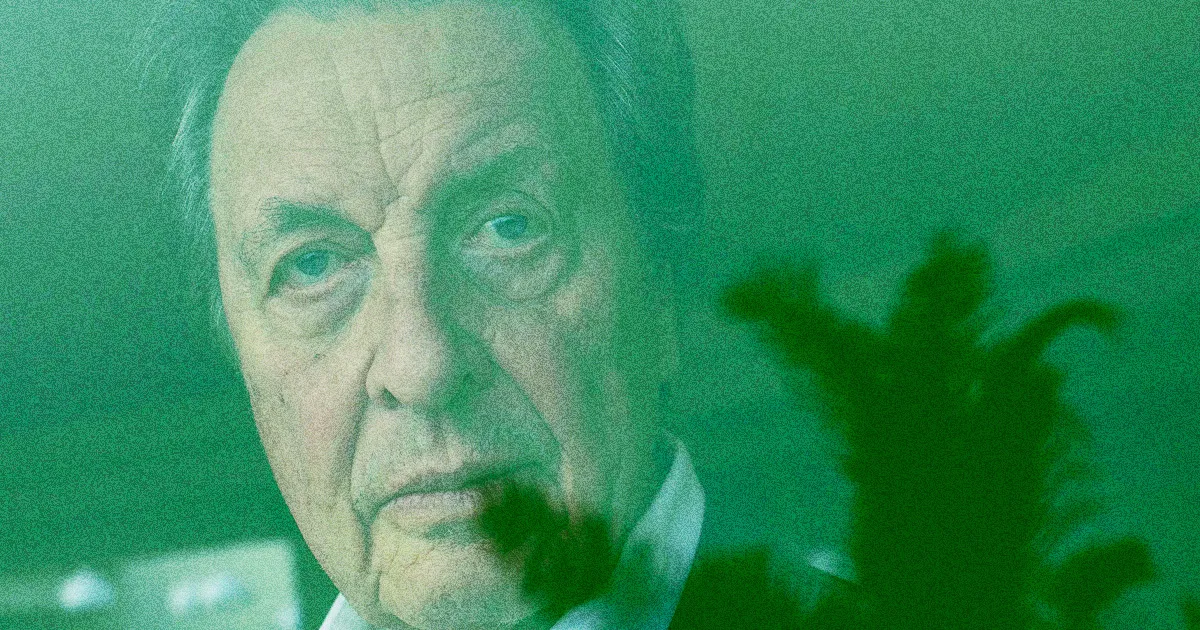 Le père d'Elon Musk révèle qu'il a refusé une Tesla offerte.