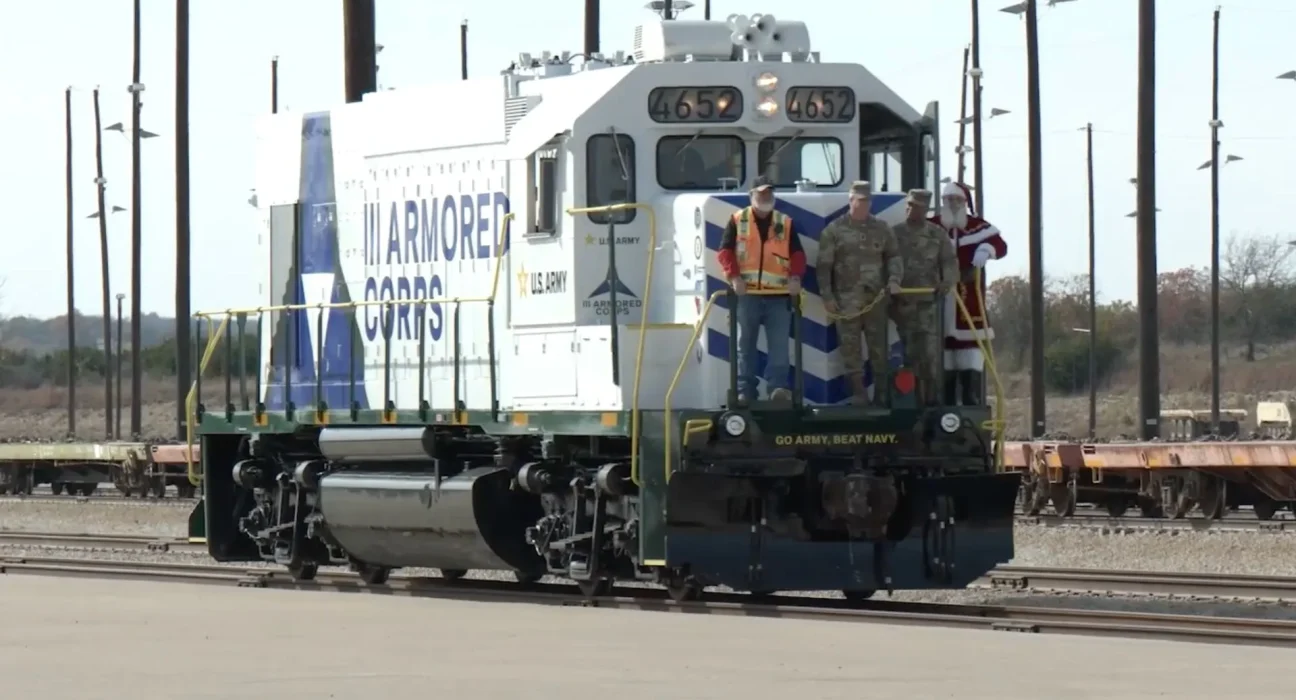 Le premier train 100 % électrique de l'armée américaine se recharge en seulement 2,5 heures.