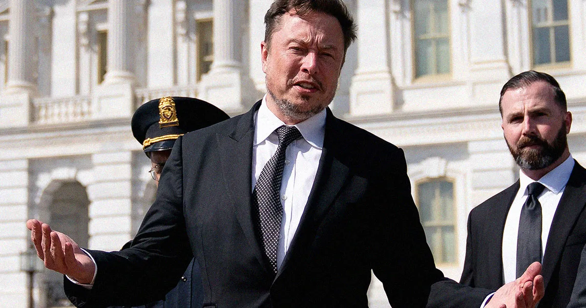 Les Investisseurs de Tesla Traitent Elon Musk de 'Petit Bébé' Ému aux Larmes