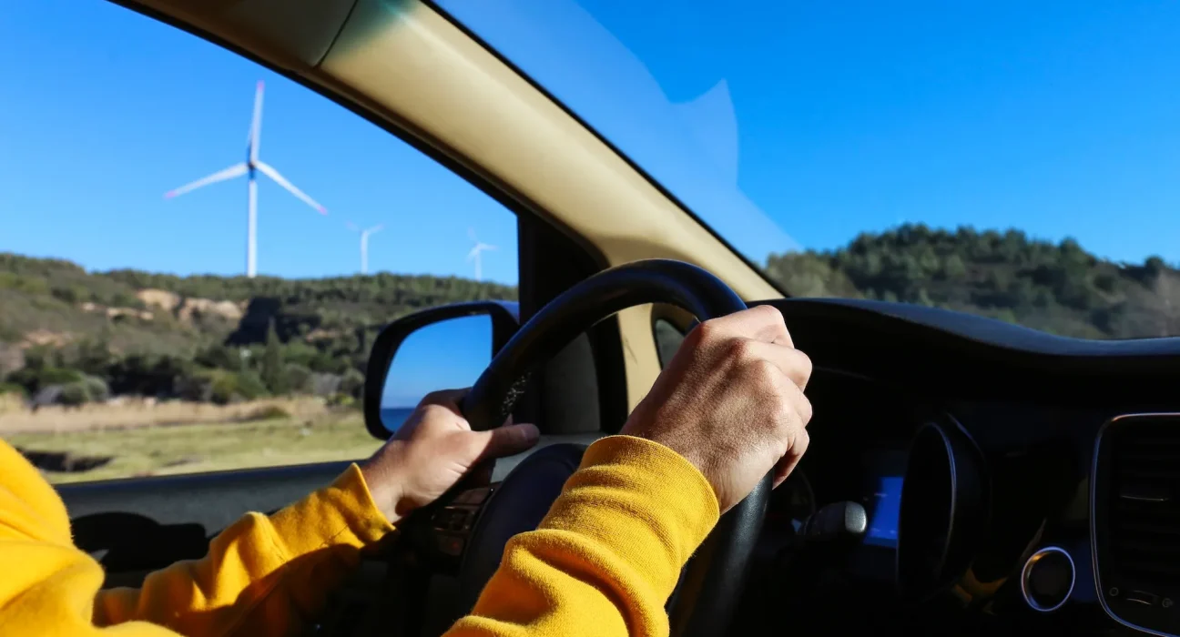« Les chercheurs révèlent que les voitures électriques surpassent les voitures à essence sur cet aspect essentiel : 'Nous étions un peu surpris' »
