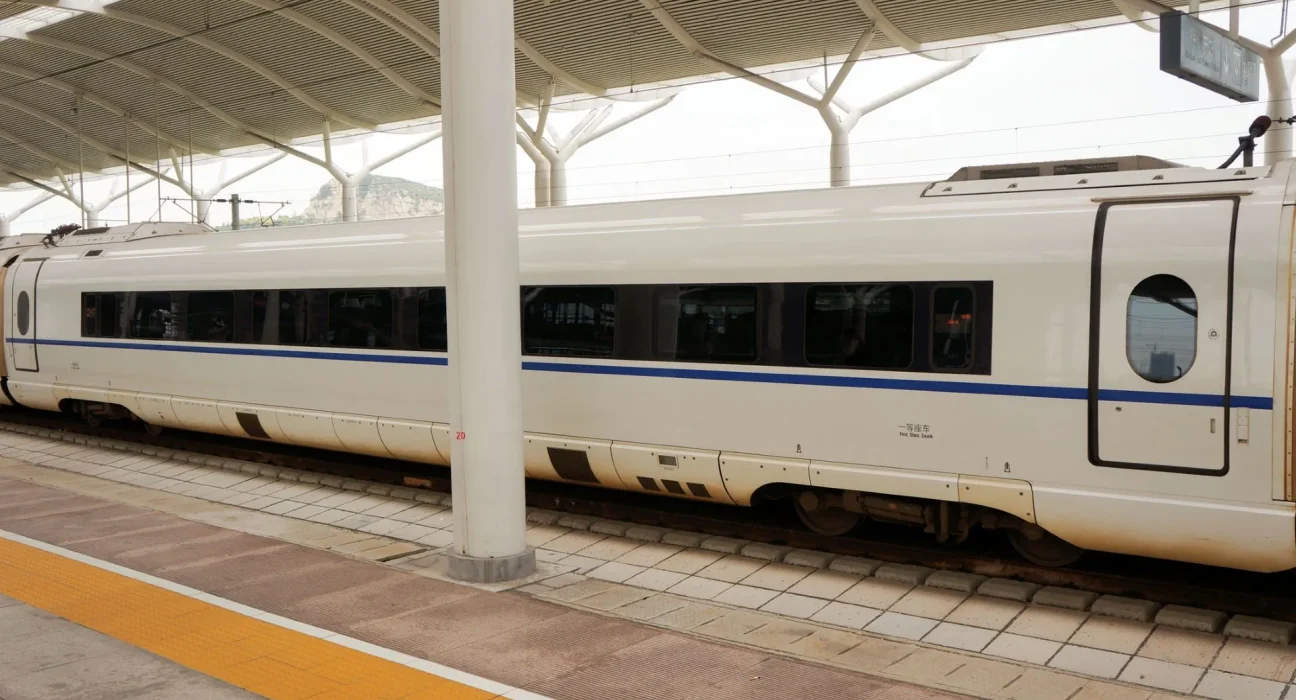 Les spectateurs émerveillés par le train autonome chinois : « Un aperçu du futur dans 20 ans »