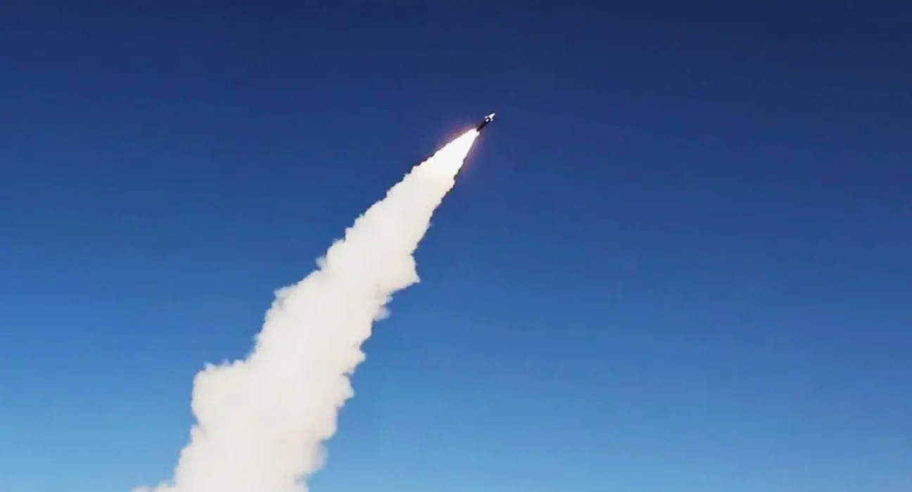 Missile hypersonique chinois à bas coût : une menace pour les grands navires de guerre.