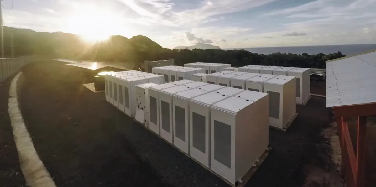 Rencontre entre Elon Musk et le Gouverneur de Porto Rico pour un tournant énergétique sur l'île.