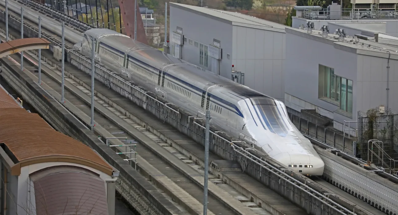 Rires garantis : découvrez les premières impressions du nouveau train à grande vitesse japonais !
