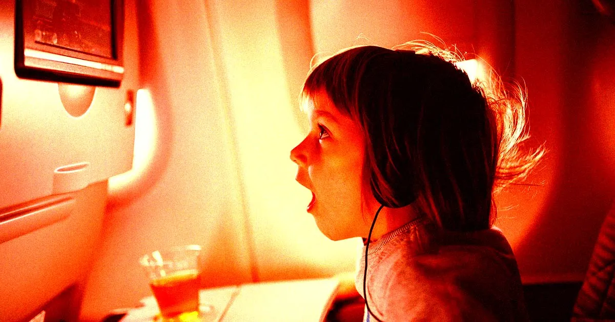 Scandale à Bord : Un Film R-Rated Provoque une Tempête parmi les Passagers