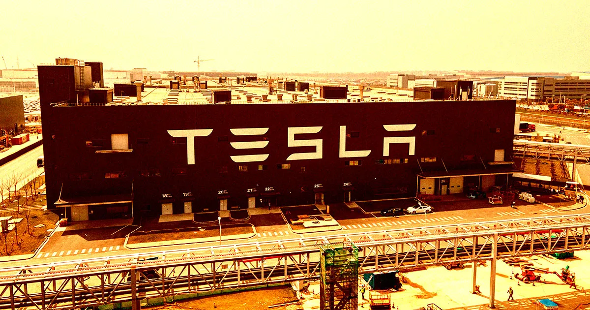 Tesla Met un Sursis au Projet de Conduite Autonome en Chine