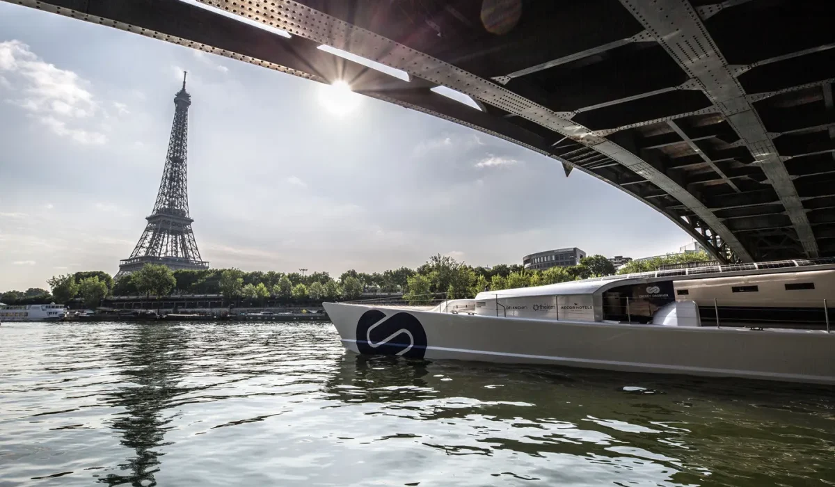Un Bateau Autonome Départ pour un Voyage Mondial de Six Ans.